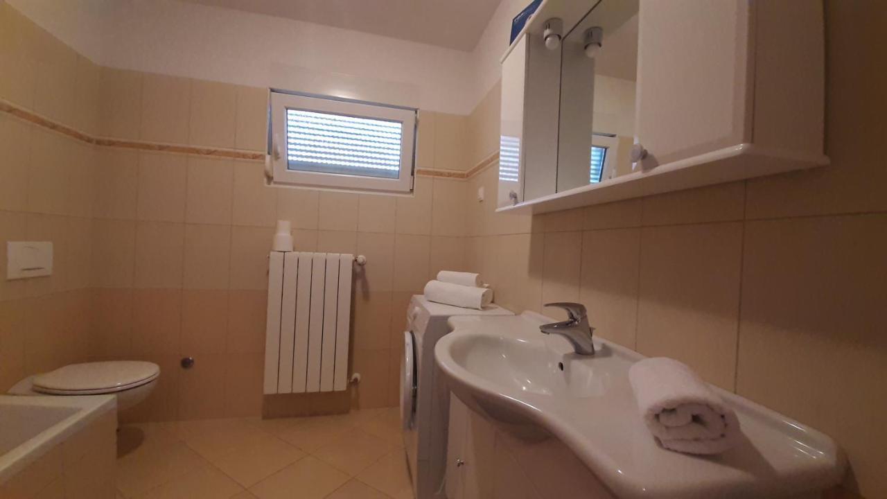 Klaudio Kampac 9a Apartmán *